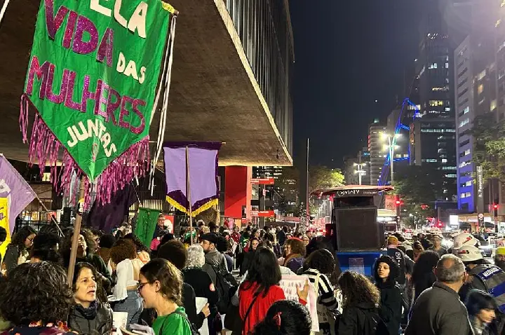 Ato em SP pede manutenção de norma sobre aborto em casos de estupro
