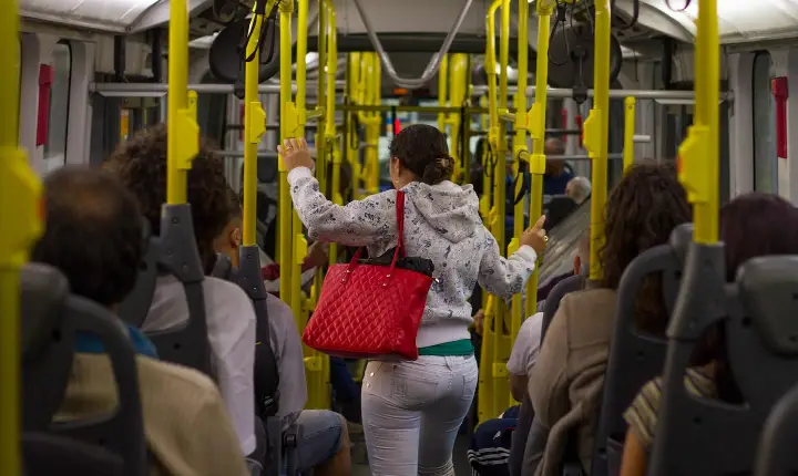 Homens terão que ceder assentos para mulheres no transporte coletivo