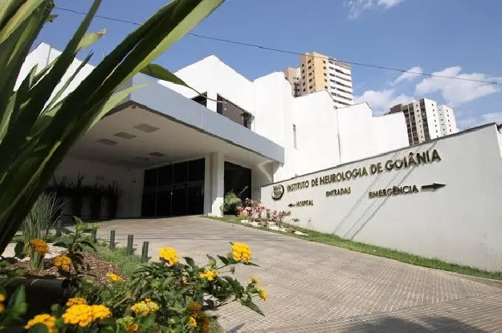 Jovem de Aparecida com tumor raro passa por cirurgia