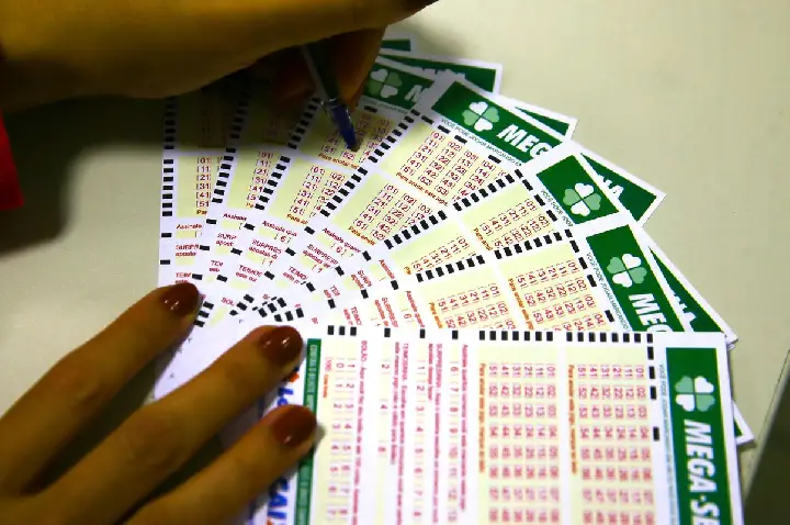 Mega 30 anos sorteia prêmio especial de R$ 320 milhões; assista aqui