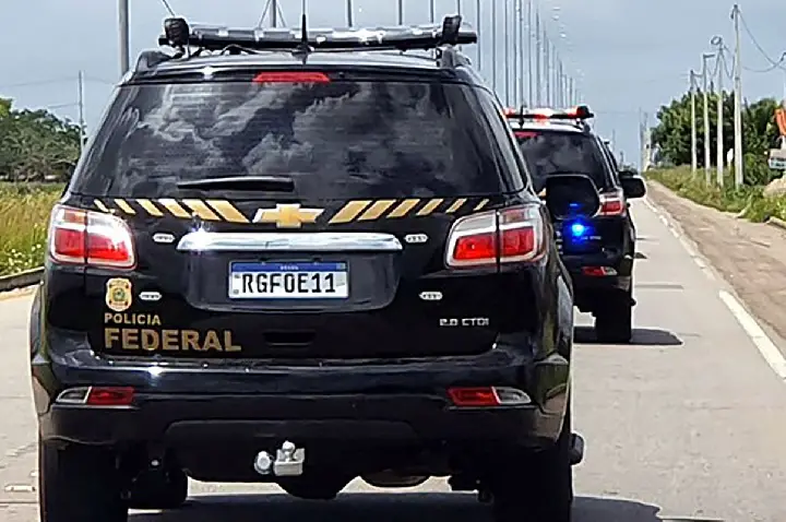 PF combate tráfico internacional de drogas em 10 cidades catarinenses