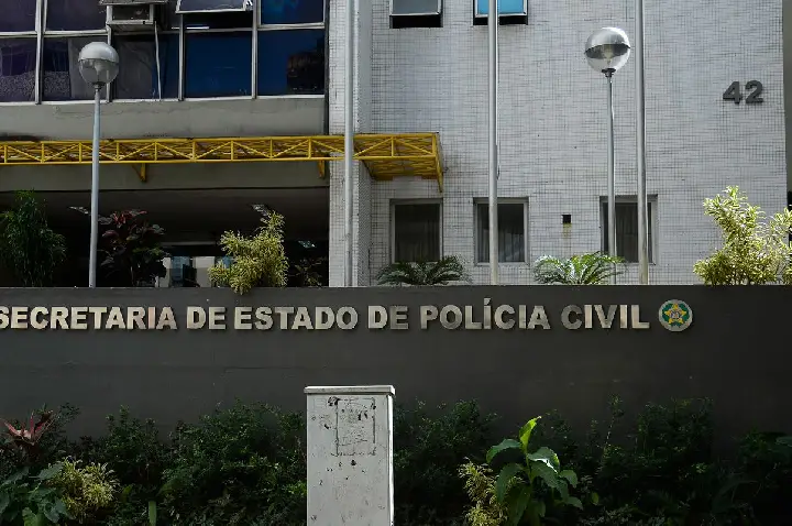 Polícia apreende bombas caseiras e diz que grupo faria atentado no Rio