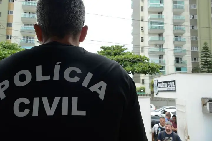 Polícia faz operação contra núcleo financeiro do Comando Vermelho