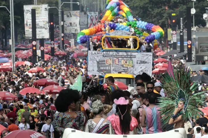 Restringir crianças em eventos LGBTQIA+ é questão de ódio, diz jurista