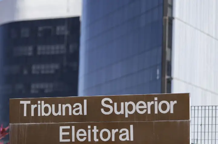 TSE publica acórdão que condenou Castro à inelegibilidade até 2030