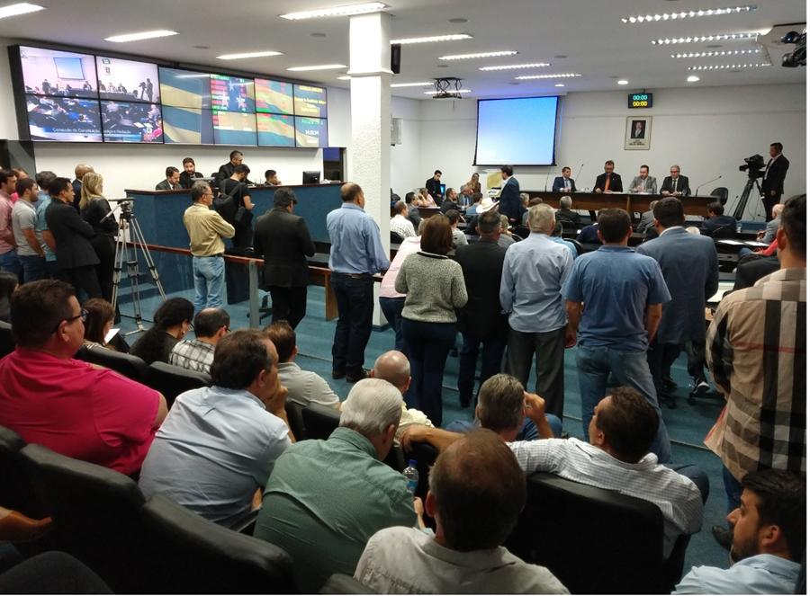 Audiência Pública discute mudanças no emplacamento em Goiás