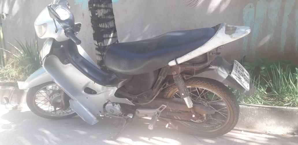 Ladrões roubam moto e deixam outra de 