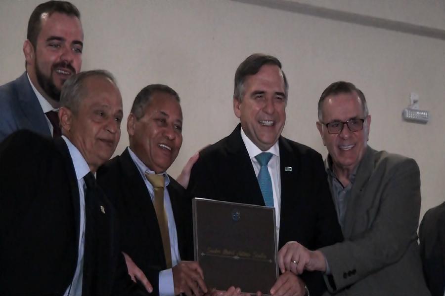 Sandro Mabel recebe título de cidadão Aparecidense