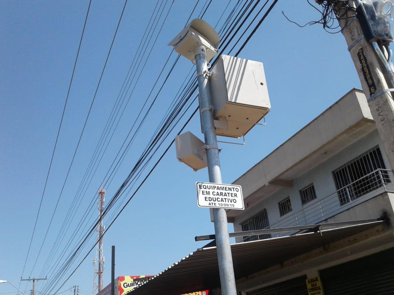 Novos redutores de velocidade passam a multar a partir de hoje na Avenida Independência em Aparecida