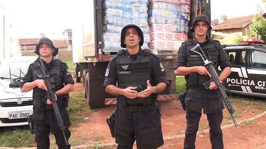 Polícia liberta caminhoneiro e recupera carga na GO 060
