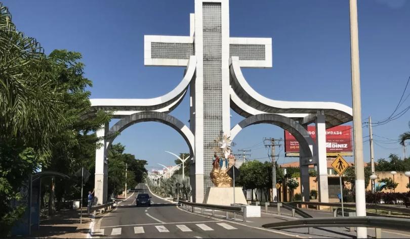 População de Trindade em choque após escândalo envolvendo Padre Robson de Oliveira 
