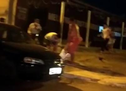 Vídeo mostra jovem de 18 anos sendo morto com golpes de faca no Colina Azul em Aparecida