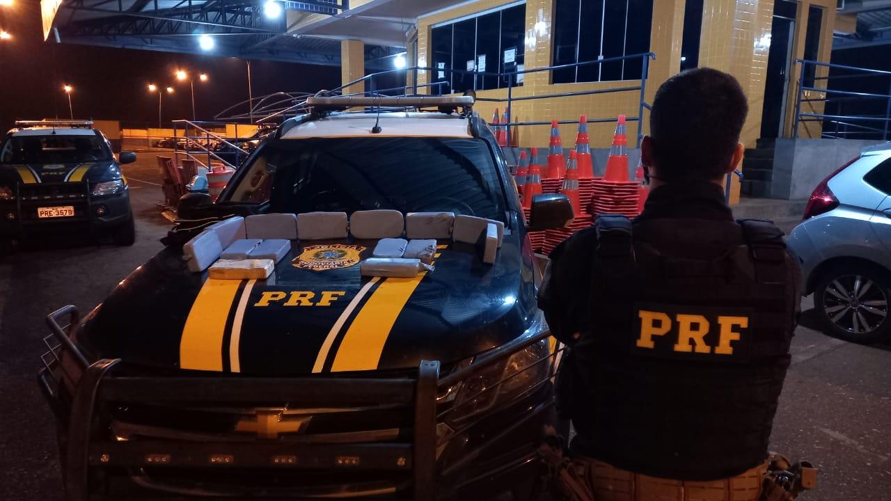 PRF apreende pasta base de cocaína em ônibus em Rio Verde (GO)