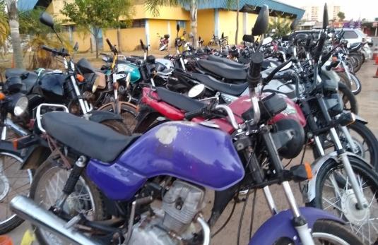 Moto com escapamento adulterado na mira da polícia em Goiás 