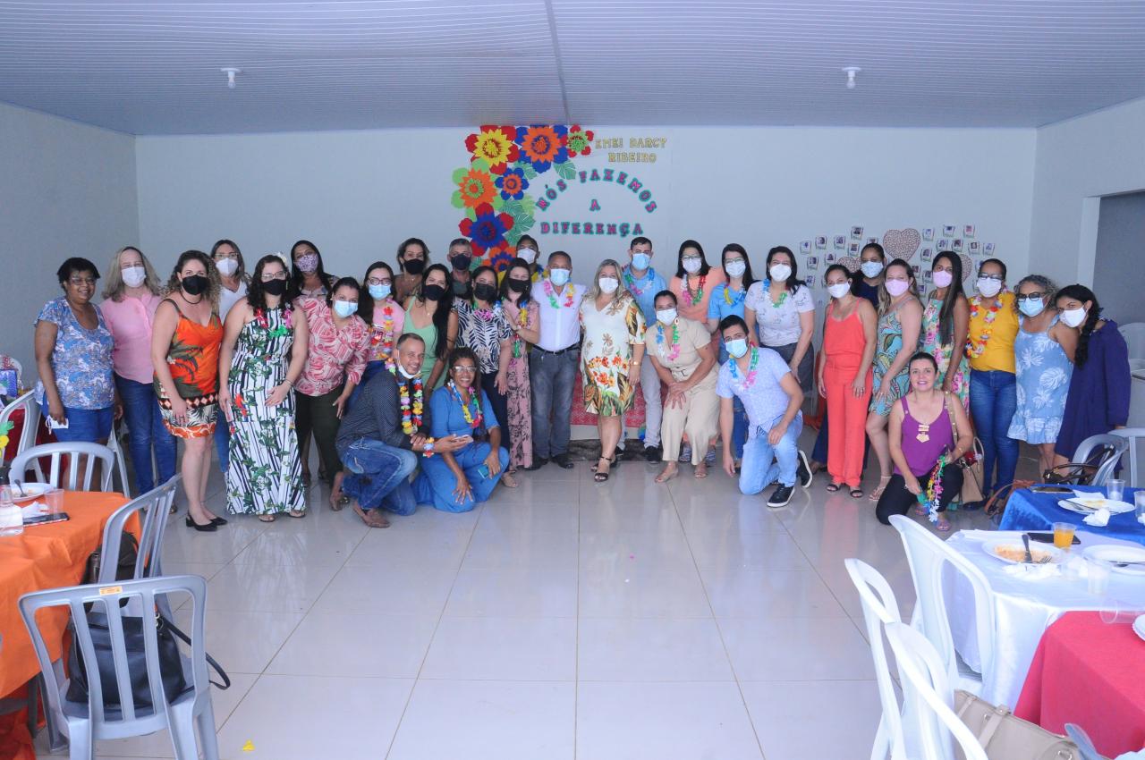 Escola Darcy Ribeiro: Sexta-feira de confraternização entre professores da rede municipal de ensino de Aparecida