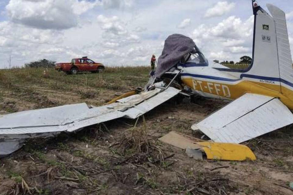Avião cai em Minas Gerais e piloto é encontrado morto 