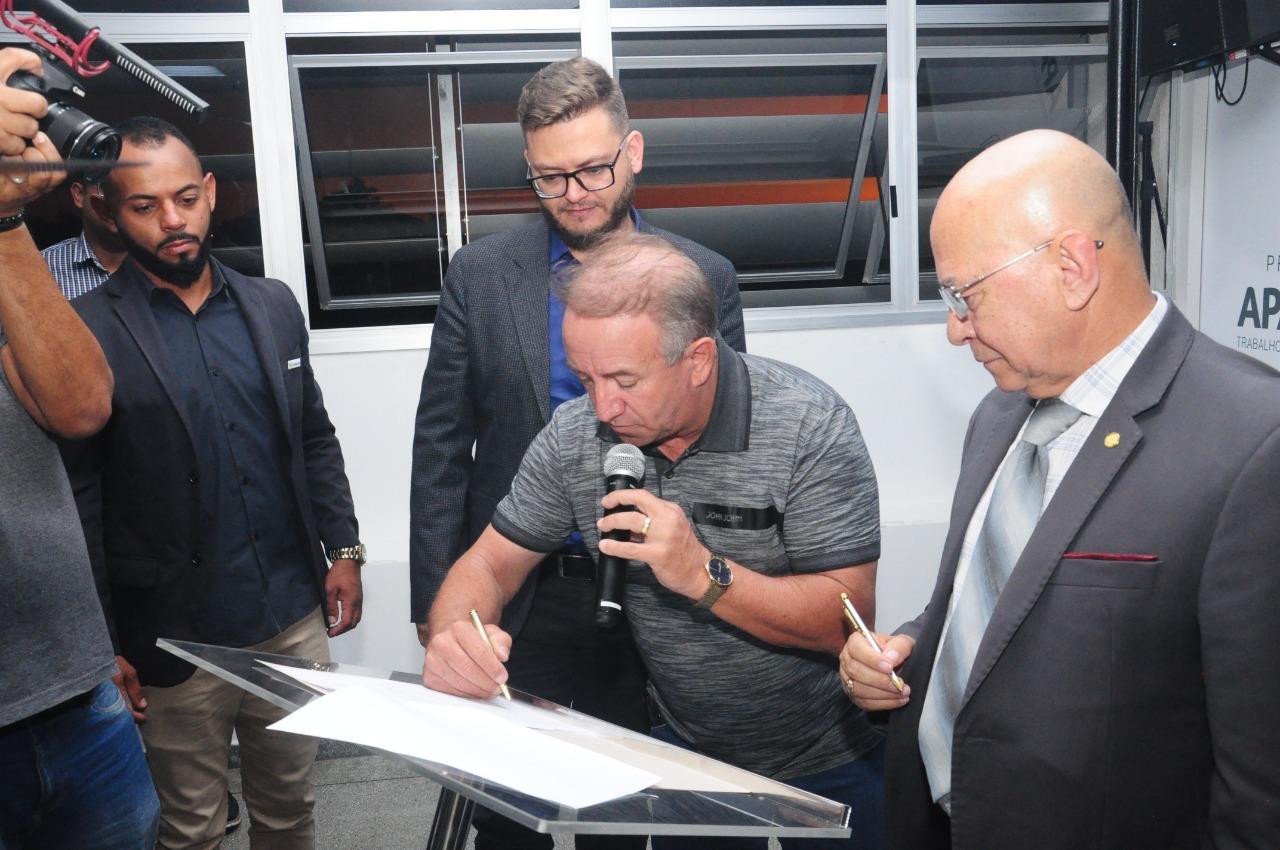 Empossado novo Secretário de Cultura de Aparecida