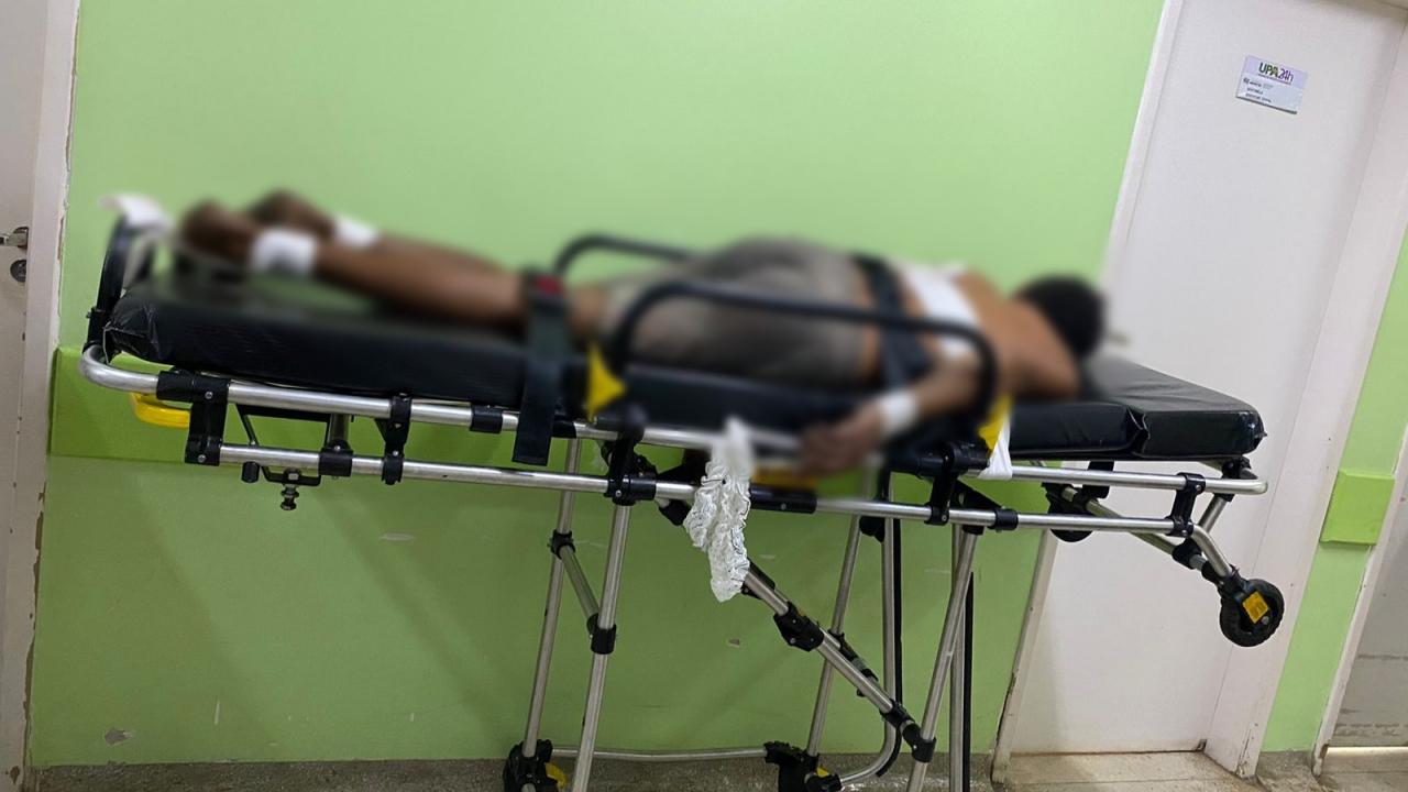 Homem que comia carne de cães é contido pela polícia militar após surto na manhã desta terça-feira