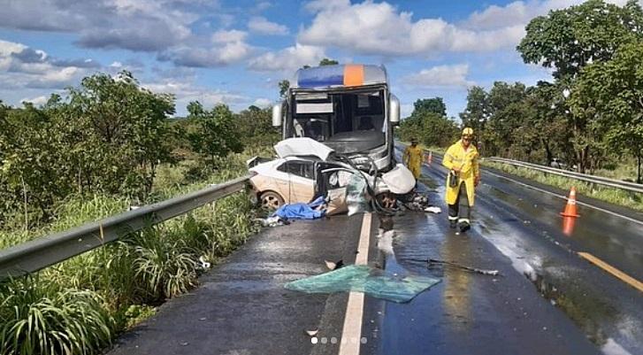 Acidente entre Alvorada do Norte e Distrito de Santa Maria, deixa cinco pessoas mortas