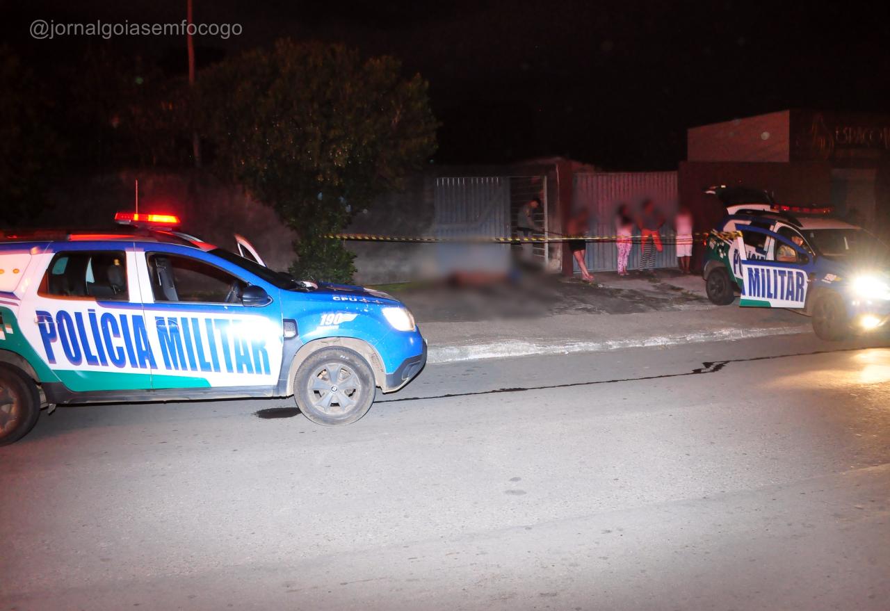Homem é morto com golpes de faca e pauladas em Aparecida, autor é preso pela polícia 