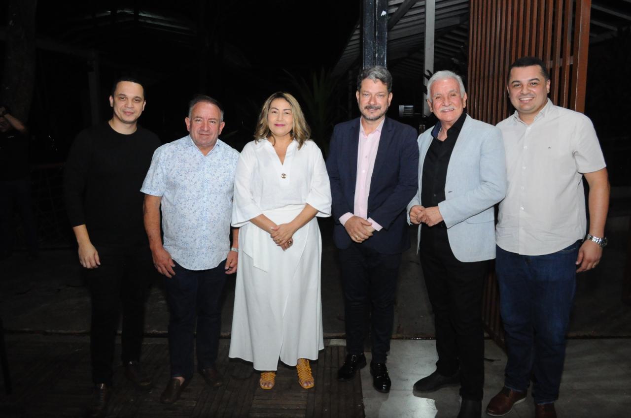 Ator Internacional Ivan Lima e Primeira-Dama de Aparecida de Goiânia no Programa Receita de Sucesso