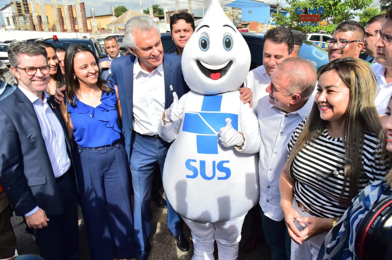 Vilmar e Caiado abrem Campanha Estadual de Vacinação contra a dengue em Aparecida