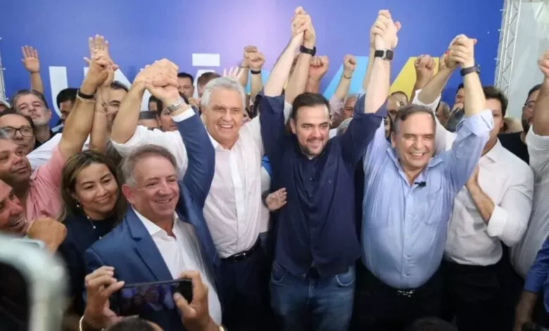 Prefeito Vilmar reúne pré-candidatos de 15 partidos aliados