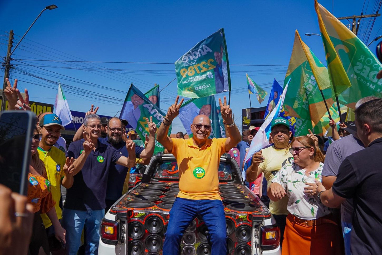 “Estamos aqui para trazer a paz e não a guerra”, diz Professor Alcides ao mobilizar multidão em caminhada pelo Bairro Ilda