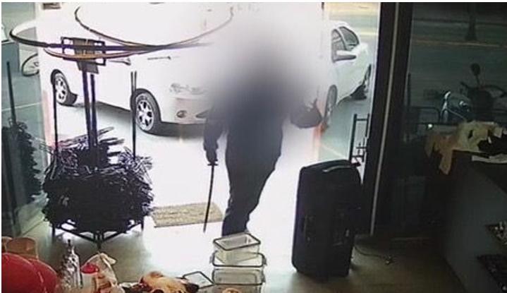 É grave o estado de saúde da segunda vítima de ataque com espada