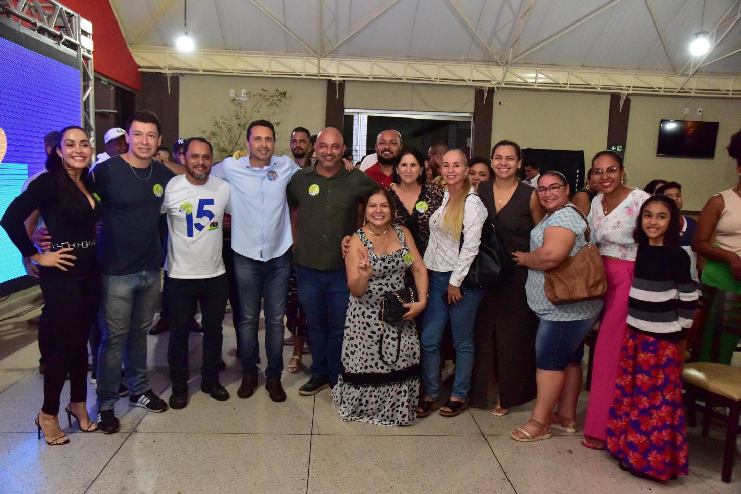 Leandro Vilela recebe apoio dos profissionais e gestores de escolas de Aparecida