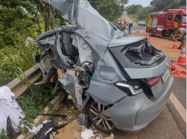 Colisão frontal deixa três pessoas mortas entre Nazário e Turvânia