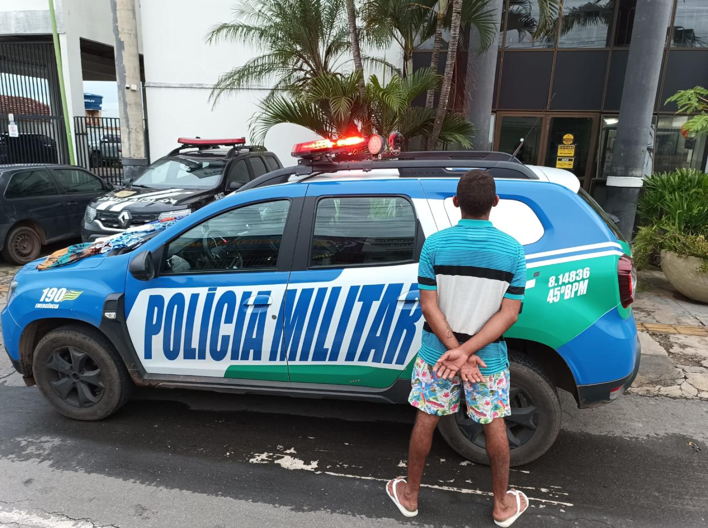 Após ser solto em audiência de custódia, homem volta a furtar em Aparecida