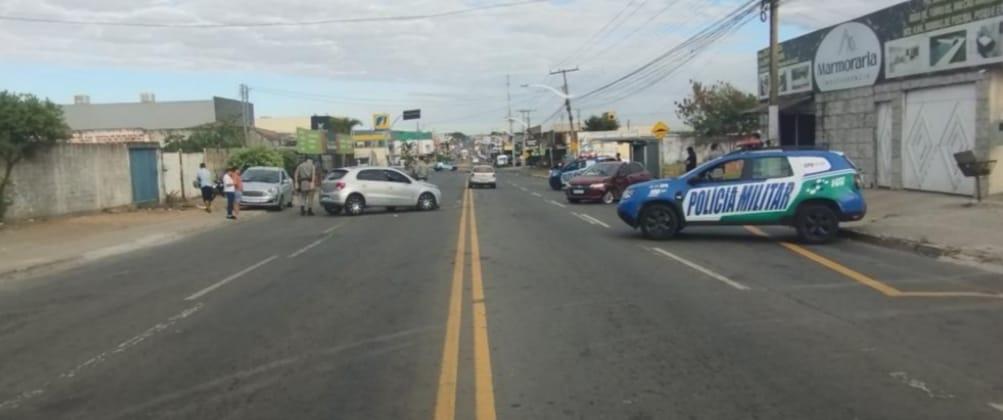 Polícia prende motorista bêbado que causou acidente na Avenida Indepêndencia, em Aparecida