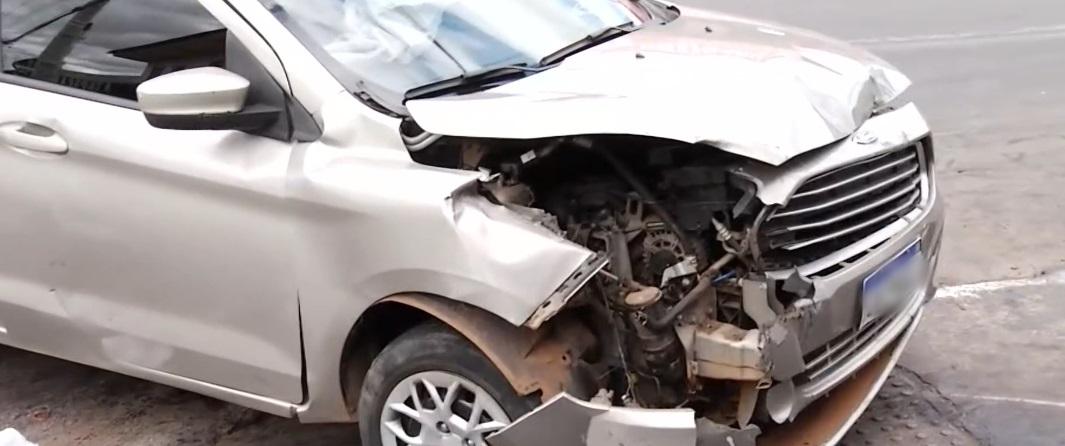 Motorista embriagado perde controle de veículo entra em oficina e atinge criança em Aparecida