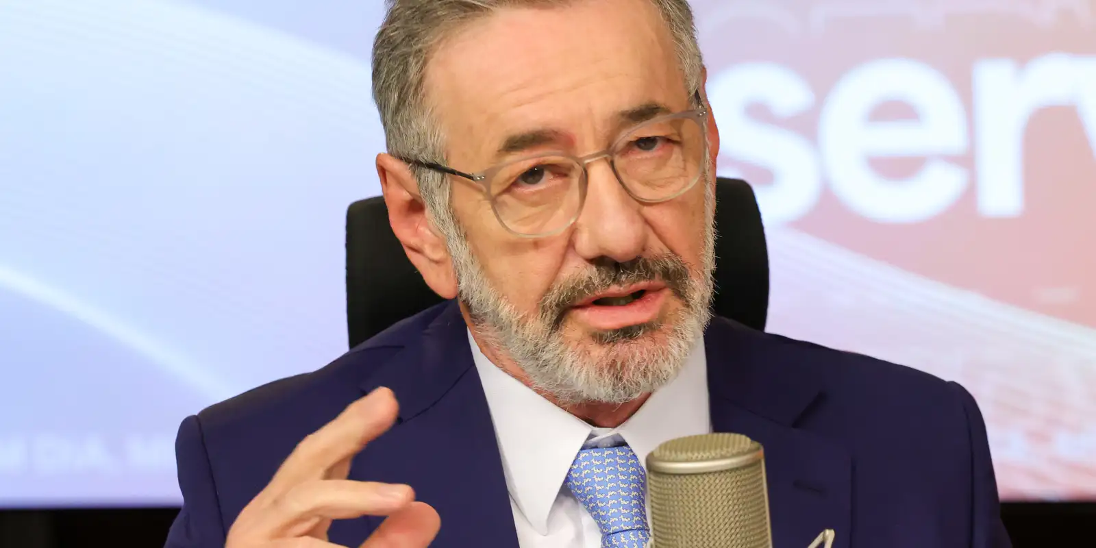 Ministro diz que país não quer apenas exportar minerais críticos