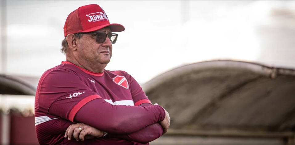 Guto Ferreira e o Vila Nova: liderança construída com trabalho