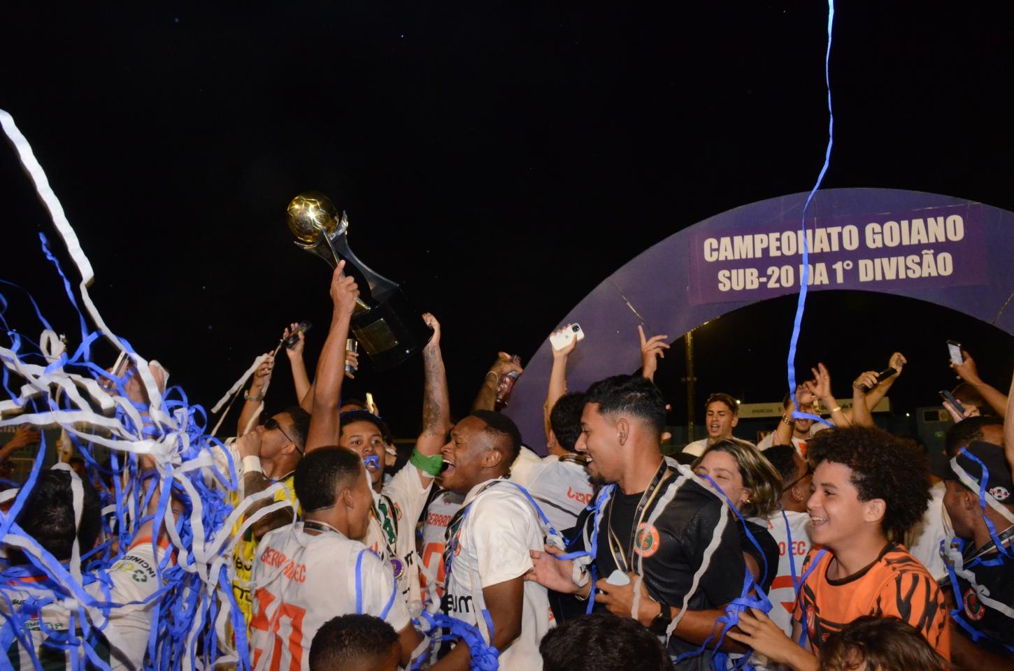 Cerrado Esporte Clube conquista título em cima do Atlético Goiano