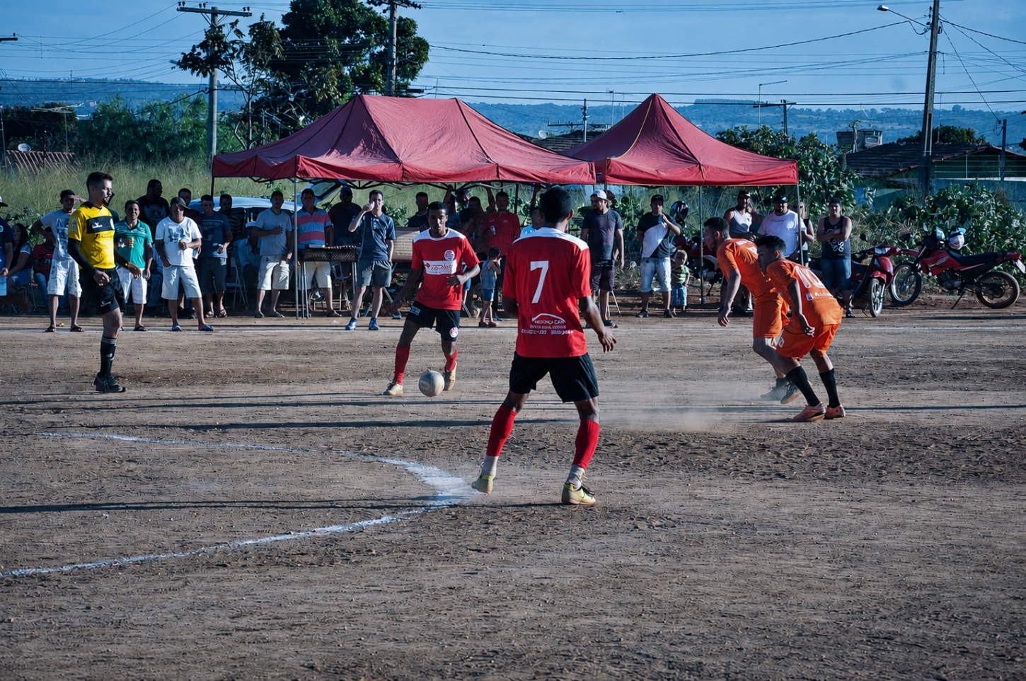 FUTEBOL DE VÁRZEA: A PAIXÃO QUE MOVIMENTA OS BAIRROS DE APARECIDA