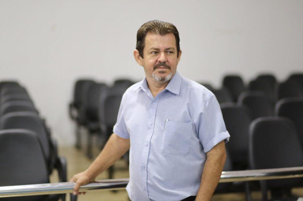 Gleison Flávio deixa liderança de Leandro Vilela na Câmara, mas garante permanência na base do prefeito