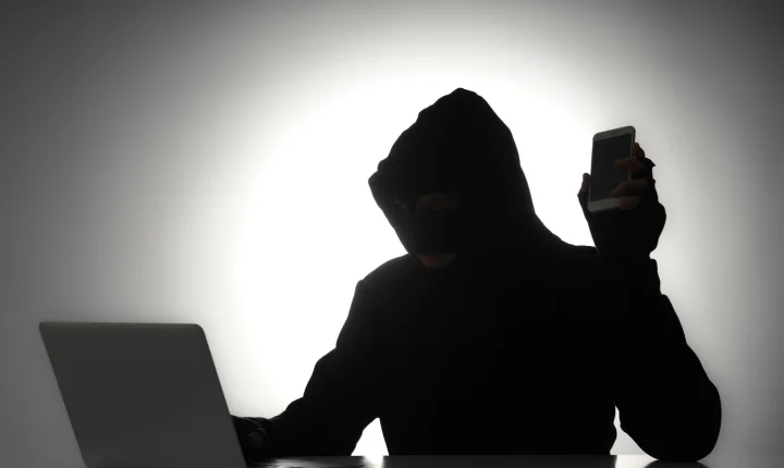 Golpe do Desenrola usa dados pessoais verdadeiros para cobrar vítimas via Pix, alerta CRCGO