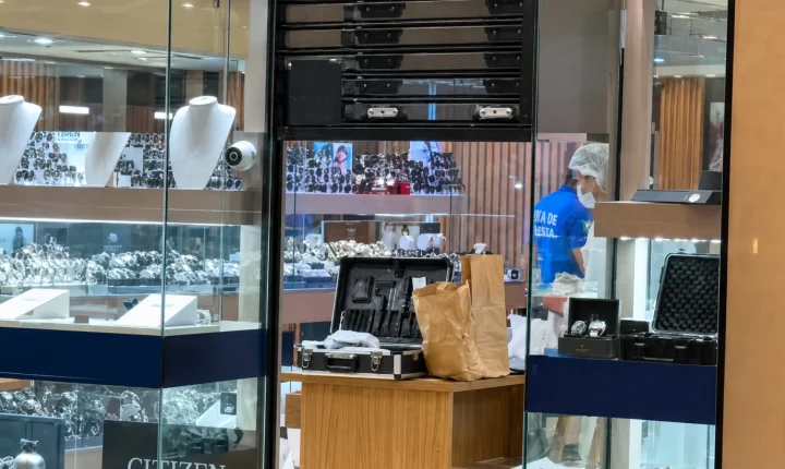 Polícia busca suspeitos de furtar joalheria em shopping de luxo de Goiânia; prejuízo pode chegar a R$ 400 mil