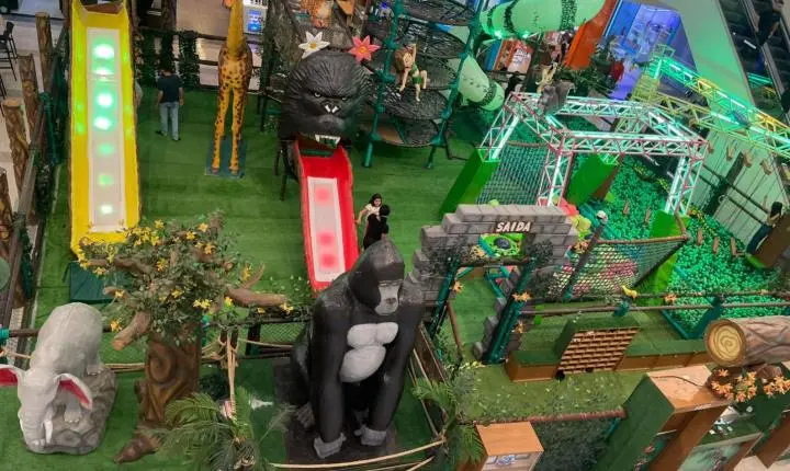 Programação de férias ganha nova atração kids com temática de selva no Buriti Shopping
